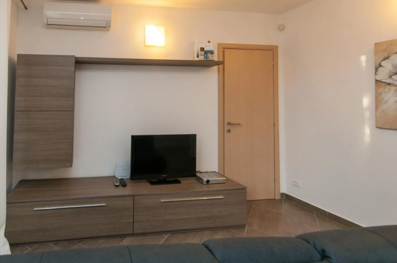 Seahouse 114 Aparthotel Mali Losinj 0*,